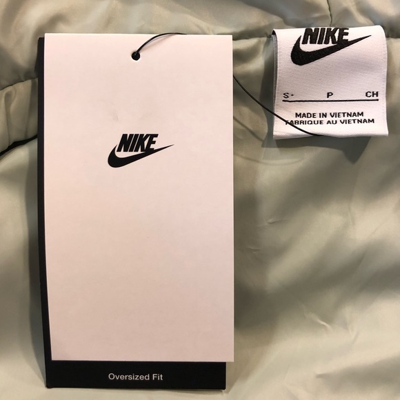 NWT Nike Essentials Faux Fur Jacket - Picture 5 of 10